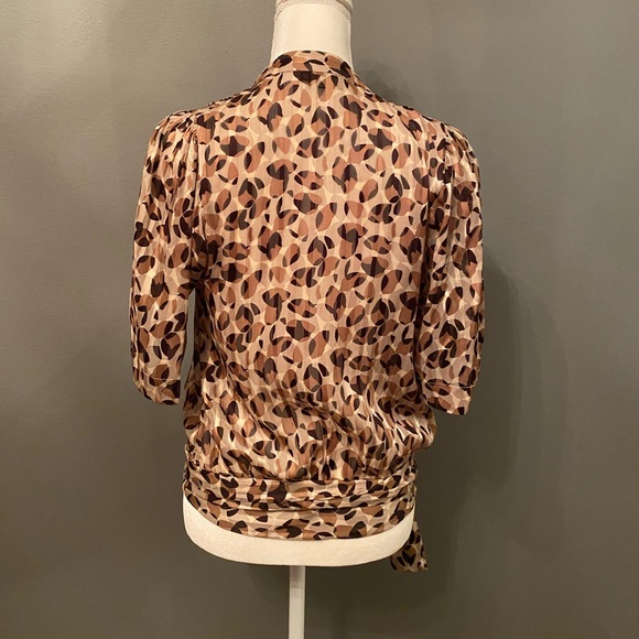 Silk Leopard print wrap blouse - Picture 3 of 6